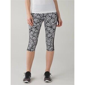 Lululemon Real Quick Crop Leggings Size 4 Black White Geometric Print